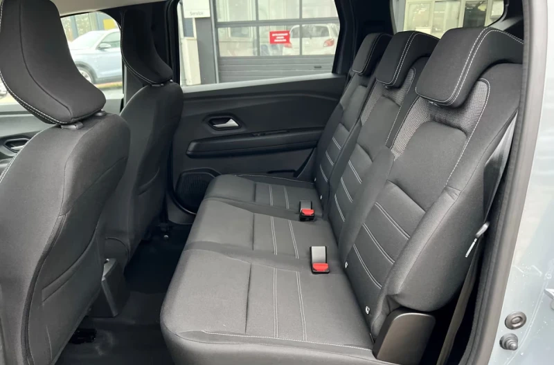 Dacia Jogger EXPRESSION/101HP/CAM/LED/L.ASSIST/ACC/701g, снимка 15 - Автомобили и джипове - 53098233