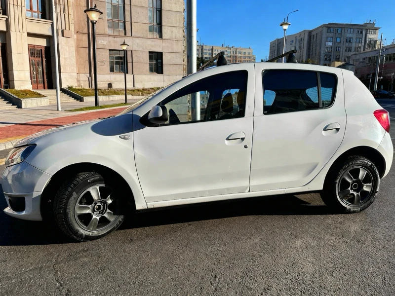 Dacia Sandero, снимка 3 - Автомобили и джипове - 53167448