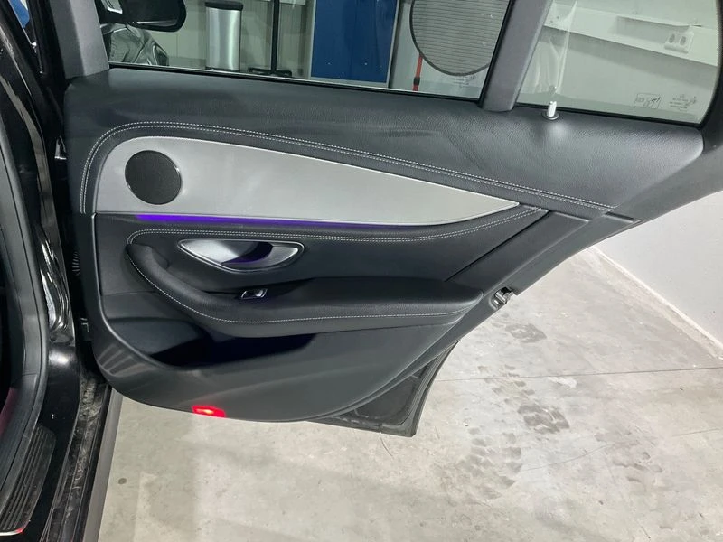 Mercedes-Benz E 220 d AMG Line, снимка 10 - Автомобили и джипове - 53810663