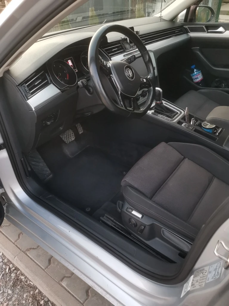 VW Passat 2.0 TDI, снимка 10 - Автомобили и джипове - 54356522