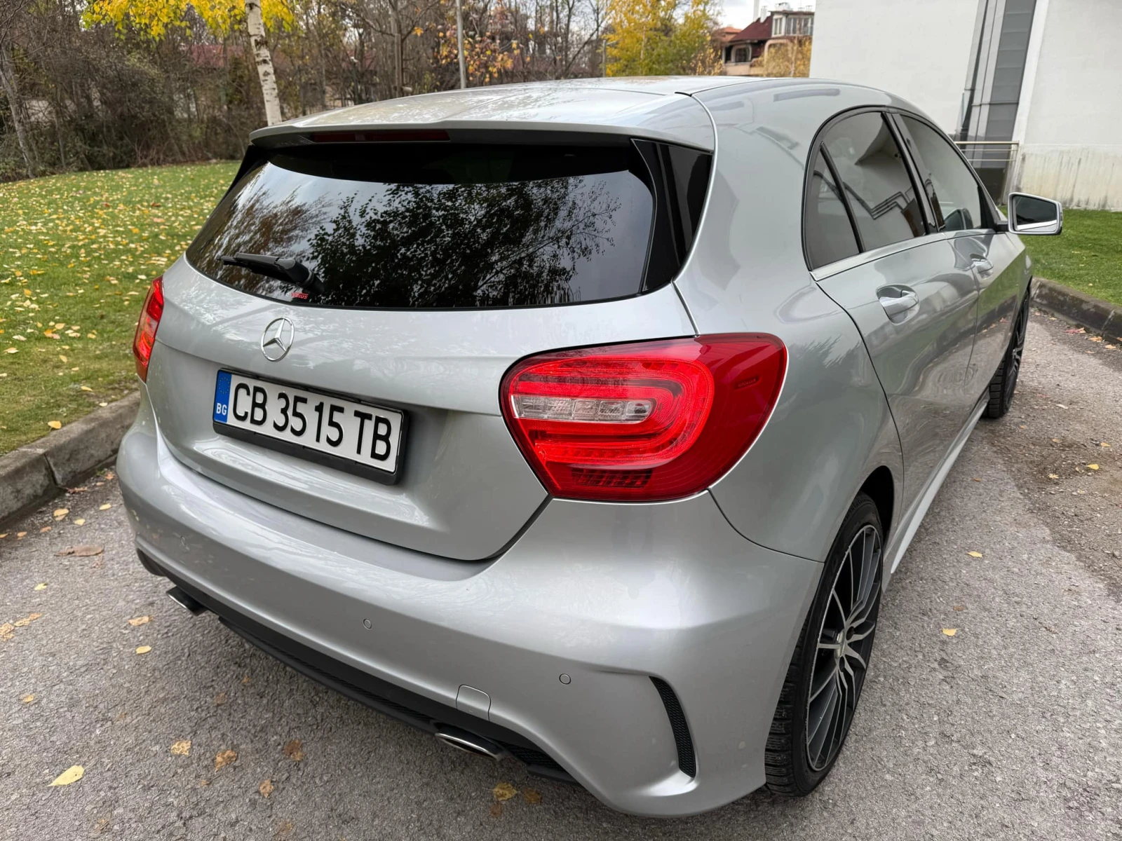 Mercedes-Benz A 220 d / AMG OPTIC  - изображение 7