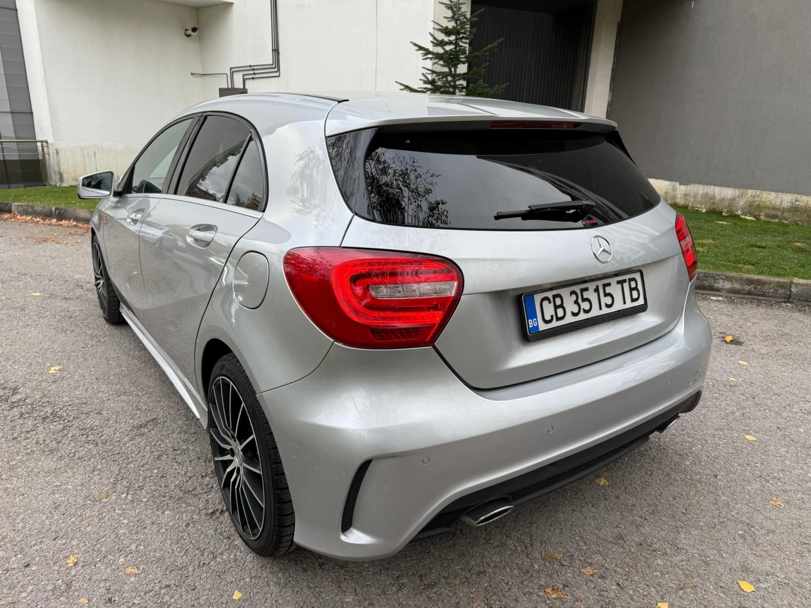 Mercedes-Benz A 220 d / AMG OPTIC  - изображение 5