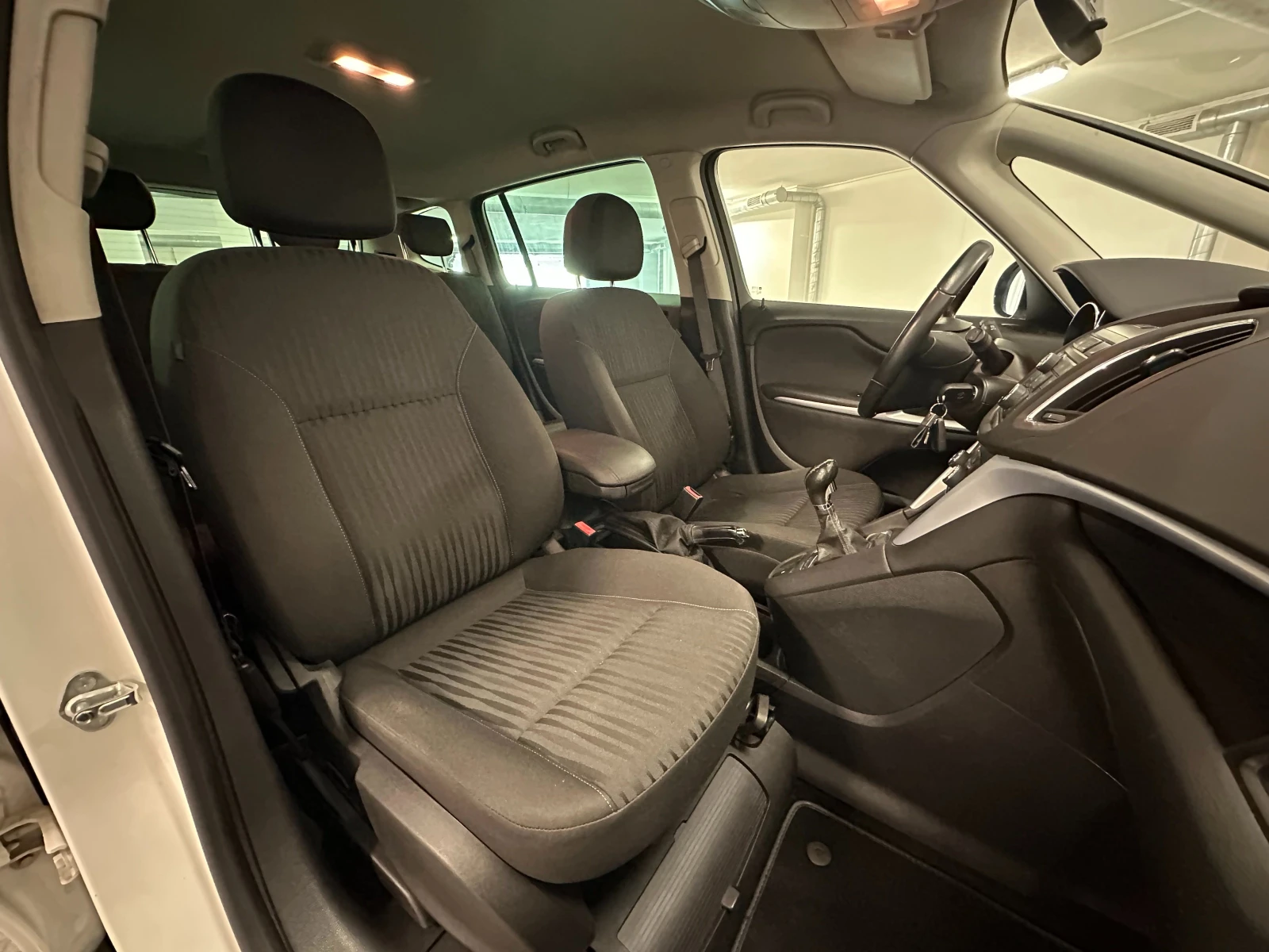 Opel Zafira Tourer 6+ 1 1.6 CNG  - изображение 8