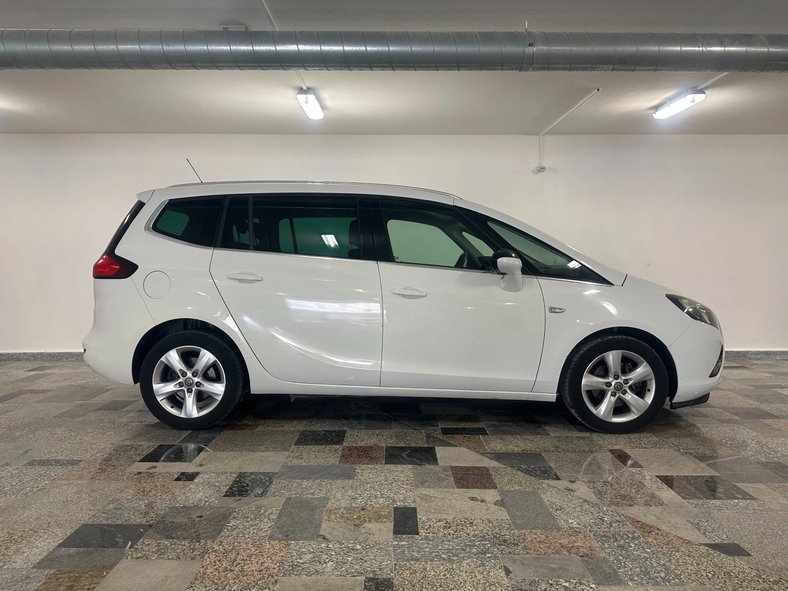 Opel Zafira Tourer 6+ 1 1.6 CNG  - изображение 5