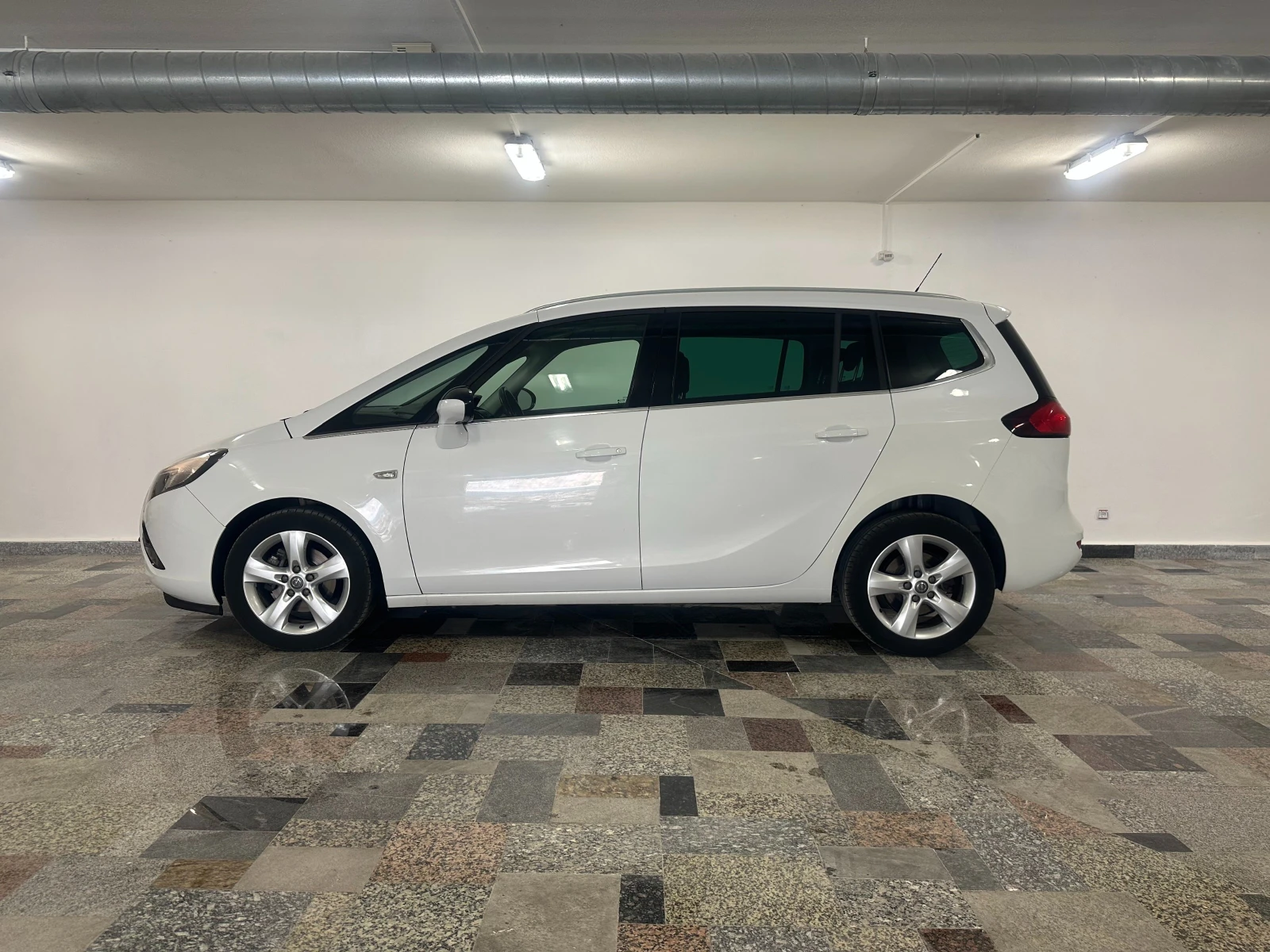Opel Zafira Tourer 6+ 1 1.6 CNG  - изображение 2