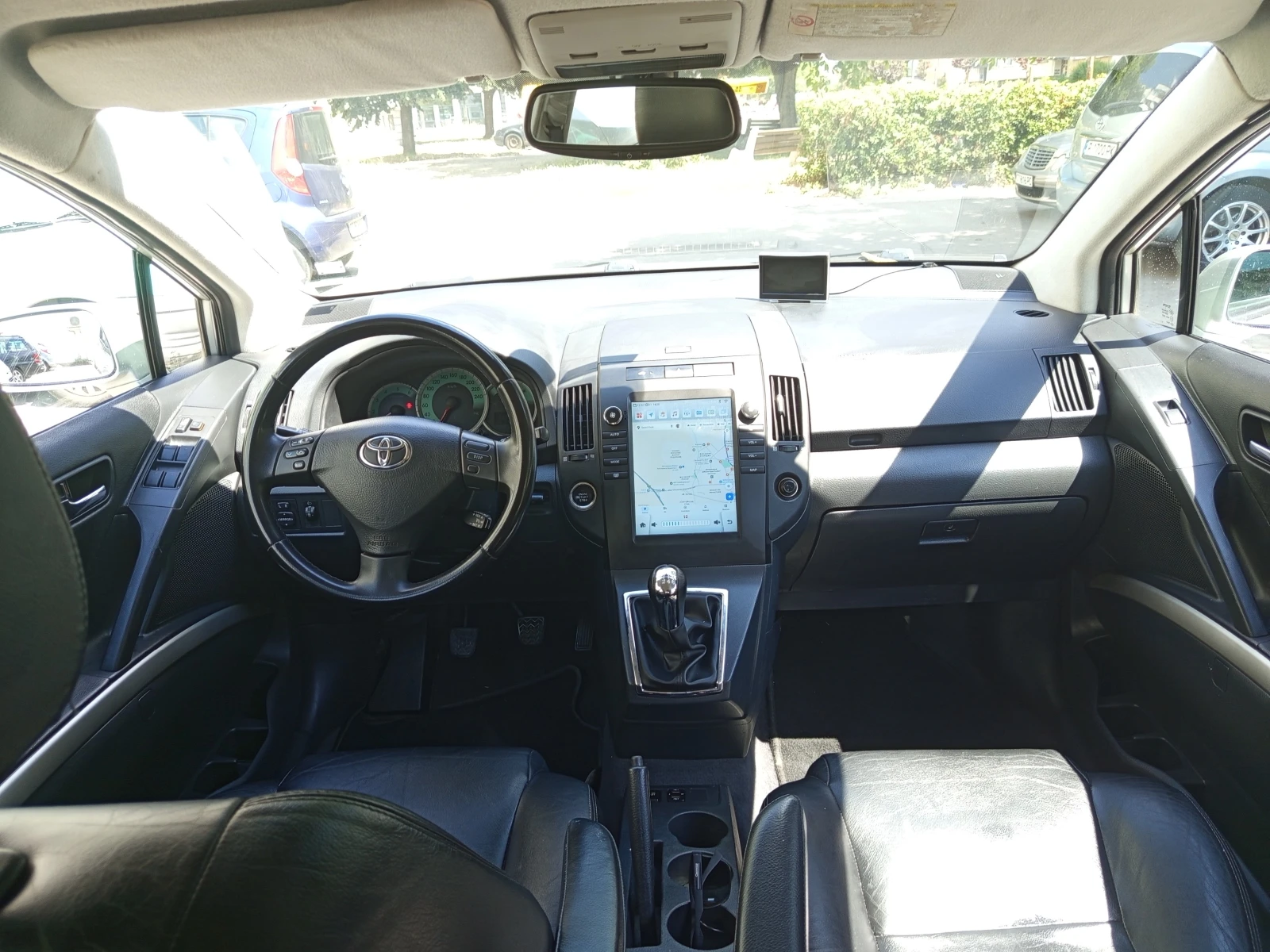 Toyota Corolla verso  - изображение 7