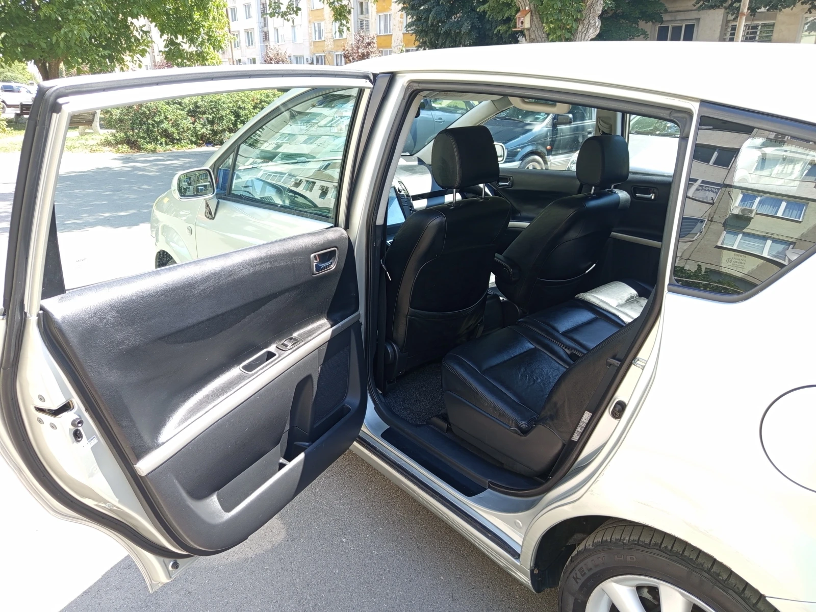 Toyota Corolla verso  - изображение 9