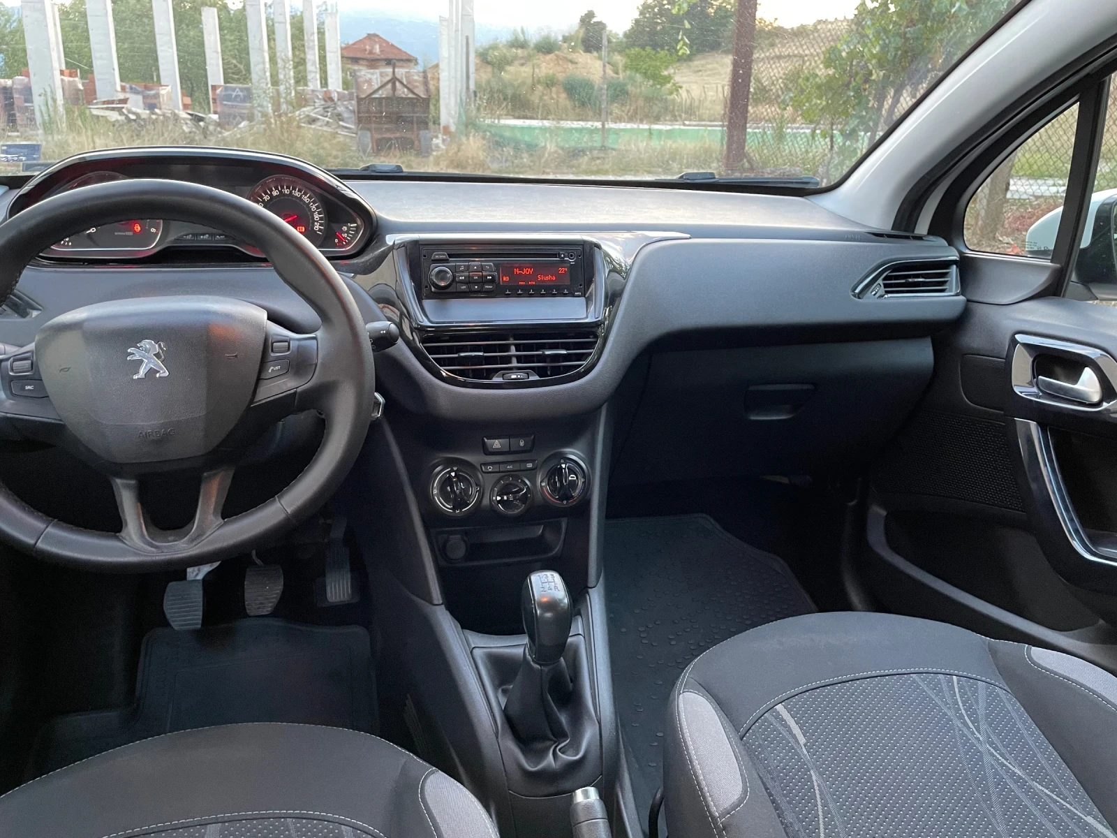 Peugeot 208 1.4 HDI - изображение 10