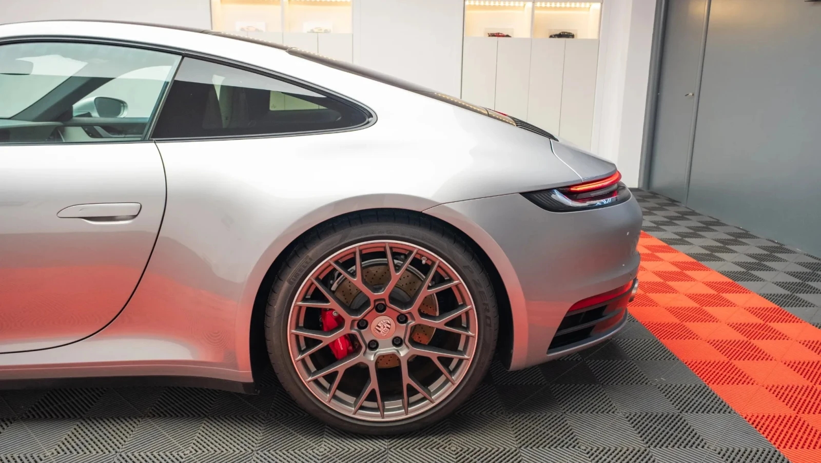 Porsche Carrera 4S - изображение 4