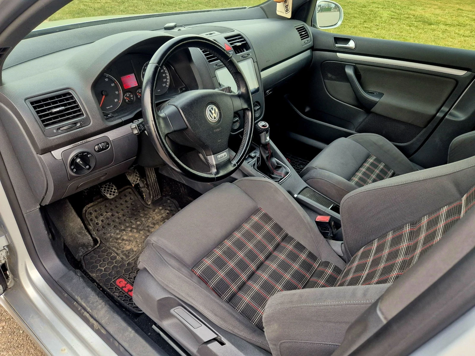 VW Golf 1.4i Газ GTI, снимка 10 - Автомобили и джипове - 53712911