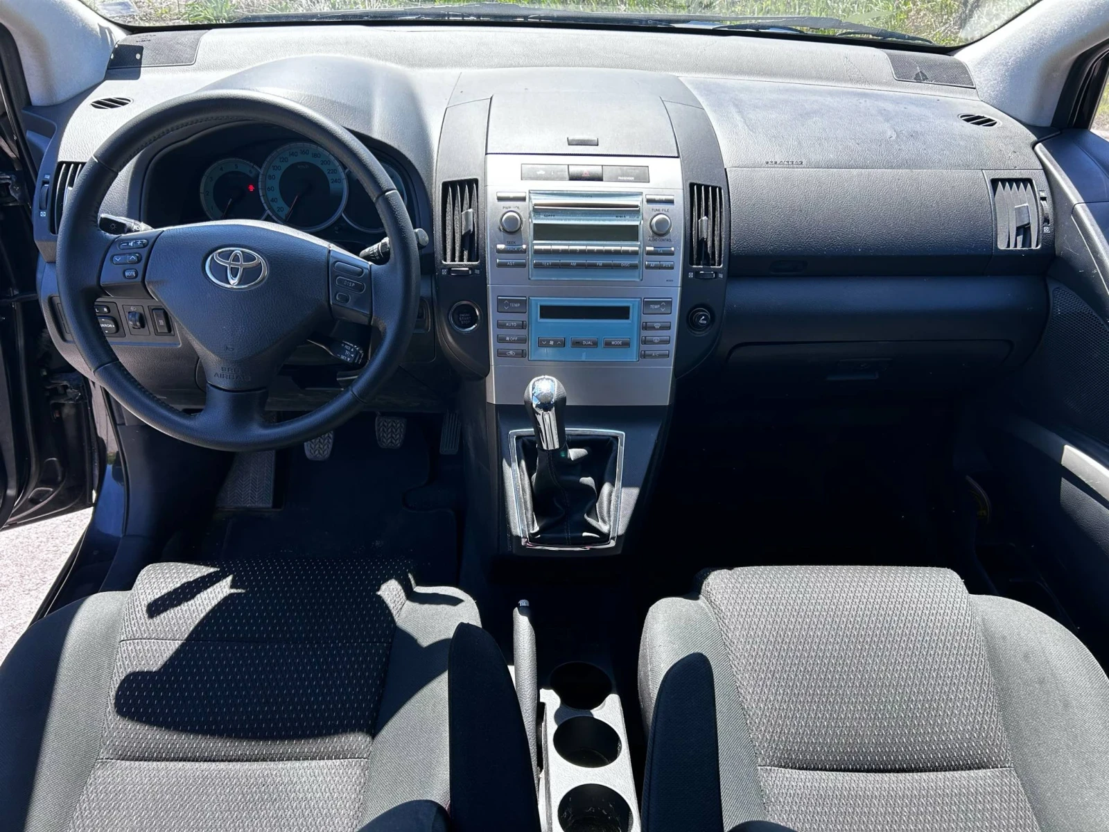 Toyota Corolla verso, снимка 5 - Автомобили и джипове - 53789139