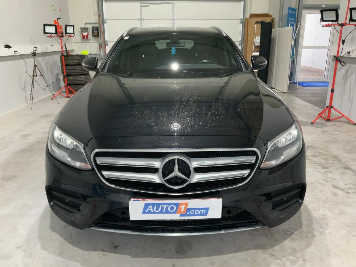 Mercedes-Benz E 220 d AMG Line, снимка 5 - Автомобили и джипове - 53810663