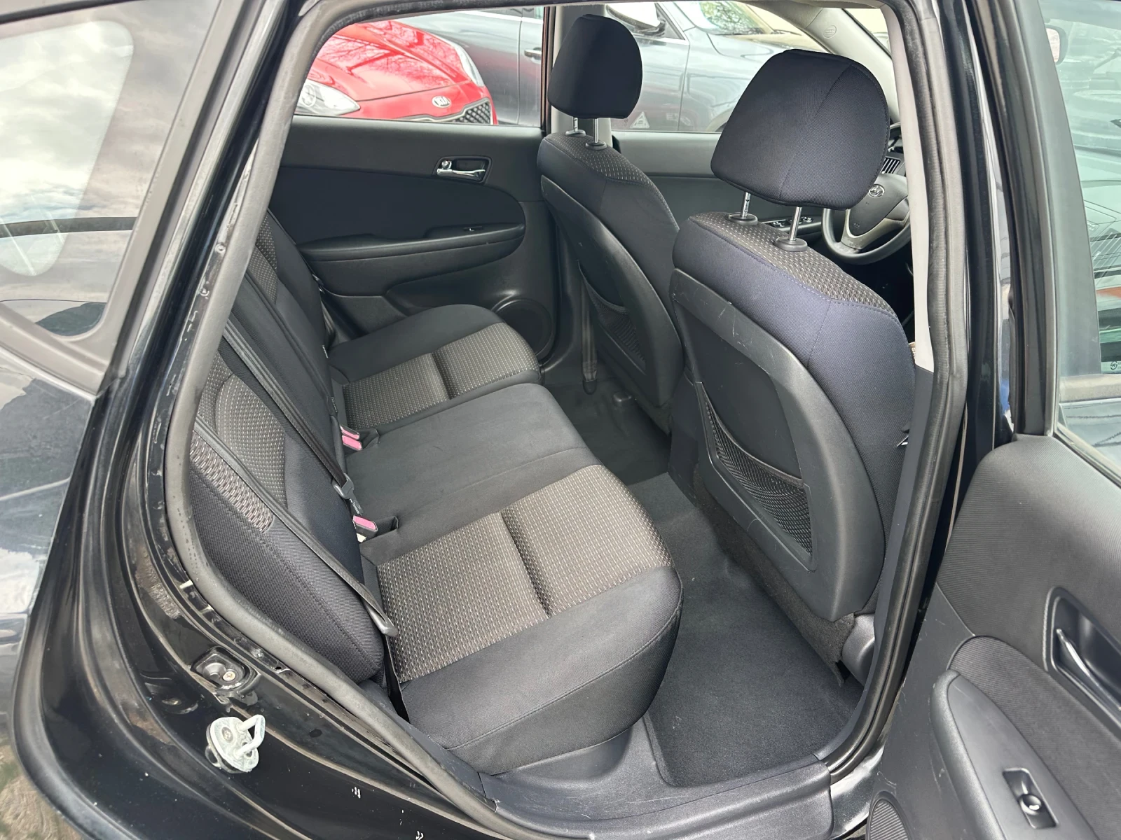 Hyundai I30 1.6I-122 k.c., снимка 14 - Автомобили и джипове - 54116227