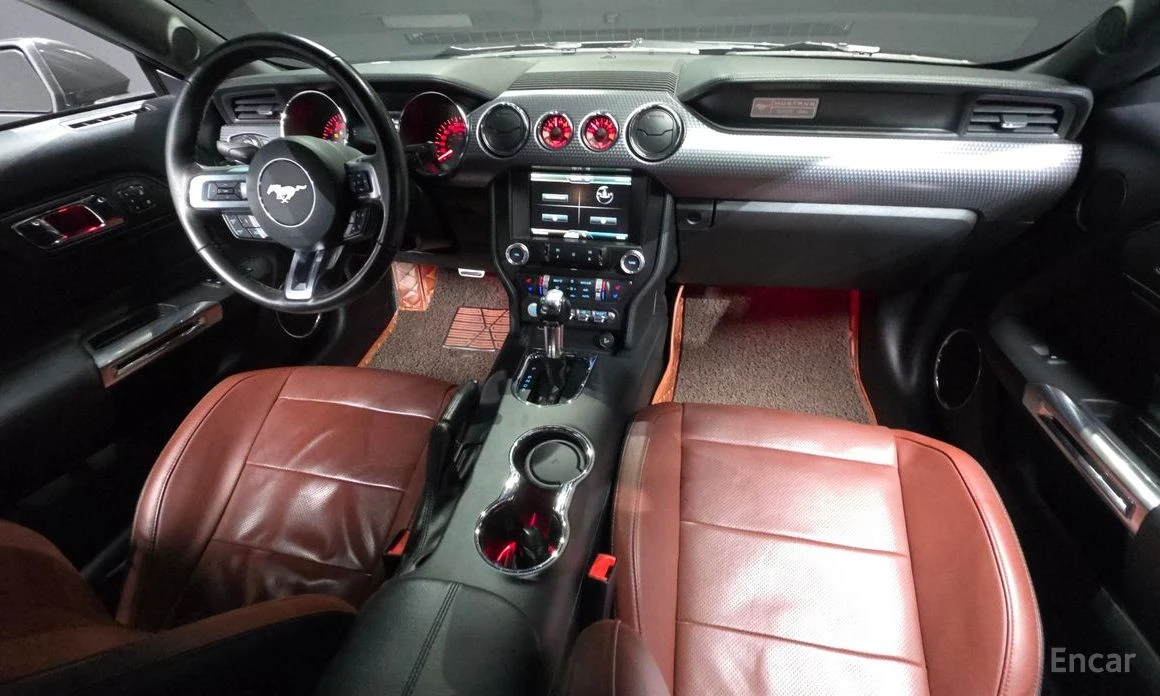 Ford Mustang 2.3 Eco Boost* КОЖА* NAVI* ПОДГРЕВ* ОБДУХВАНЕ* , снимка 8 - Автомобили и джипове - 54185611