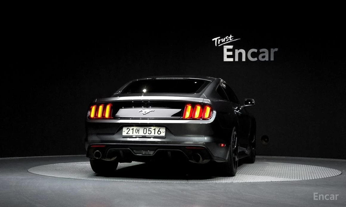 Ford Mustang 2.3 Eco Boost* КОЖА* NAVI* ПОДГРЕВ* ОБДУХВАНЕ* , снимка 4 - Автомобили и джипове - 54185611