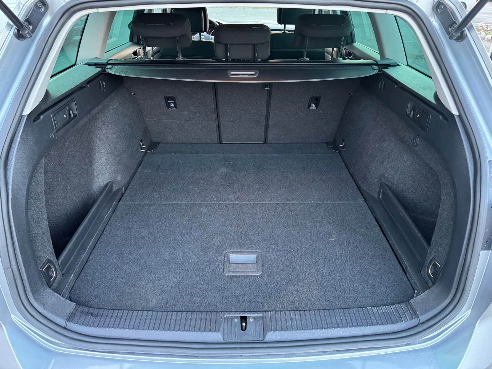 VW Passat 2.0 TDI, снимка 15 - Автомобили и джипове - 54276390