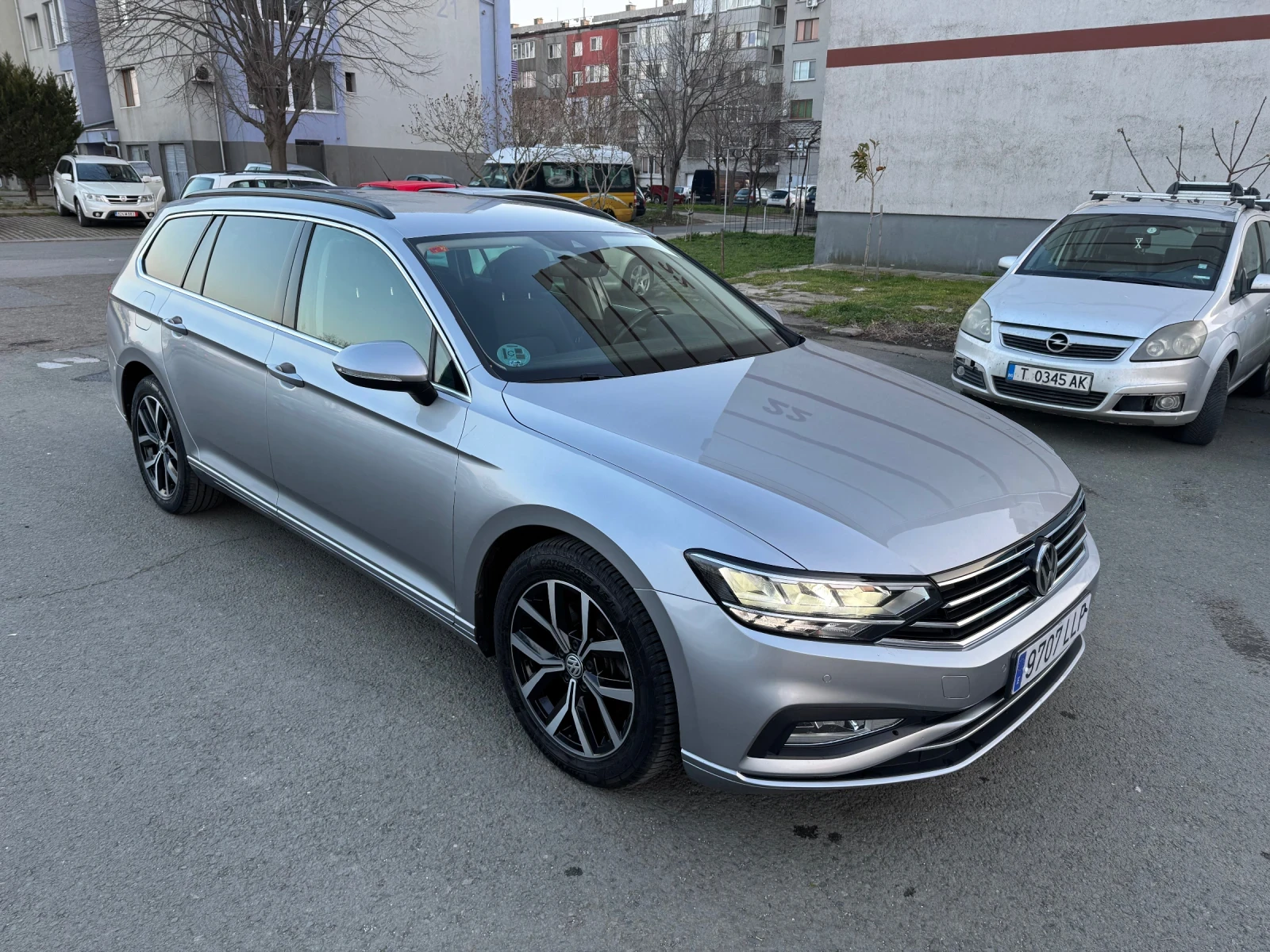 VW Passat 2.0 TDI, снимка 9 - Автомобили и джипове - 54276390