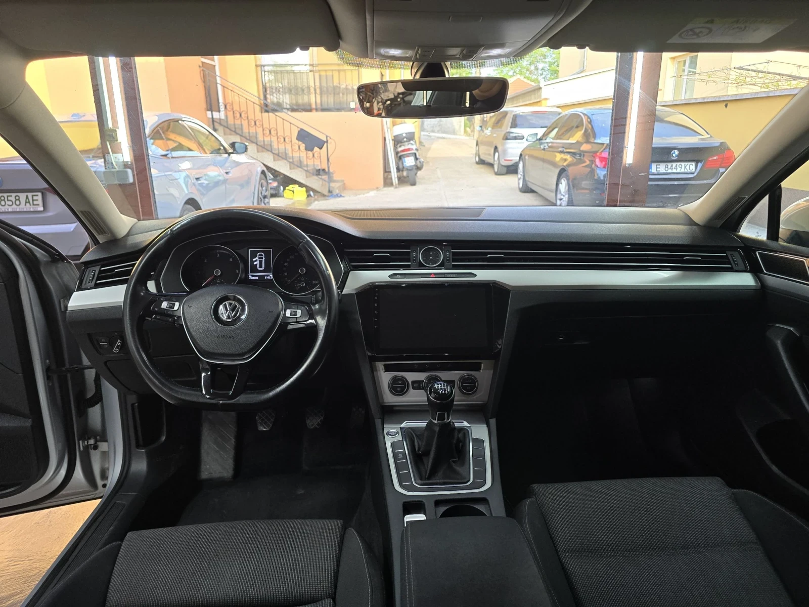 VW Passat  !!Перфектен!! euro6 120к.с. , снимка 15 - Автомобили и джипове - 54355312