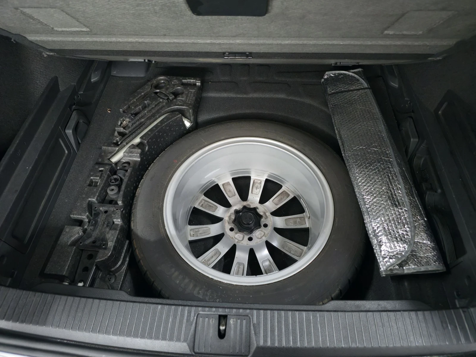 VW Passat  !!Перфектен!! euro6 120к.с. , снимка 10 - Автомобили и джипове - 54355312