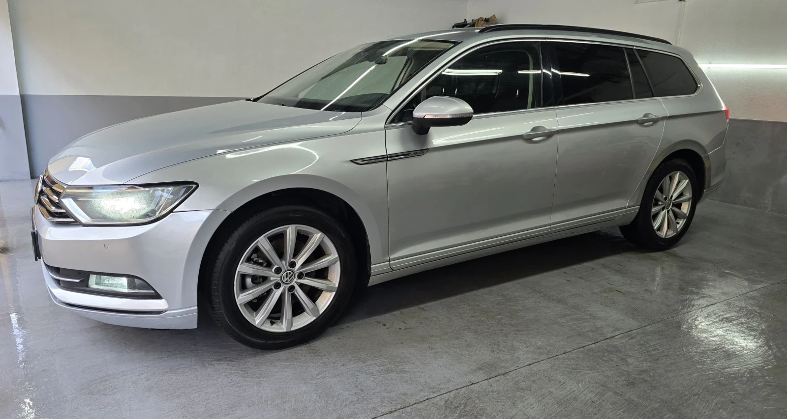 VW Passat  !!Перфектен!! euro6 120к.с. , снимка 8 - Автомобили и джипове - 54355312