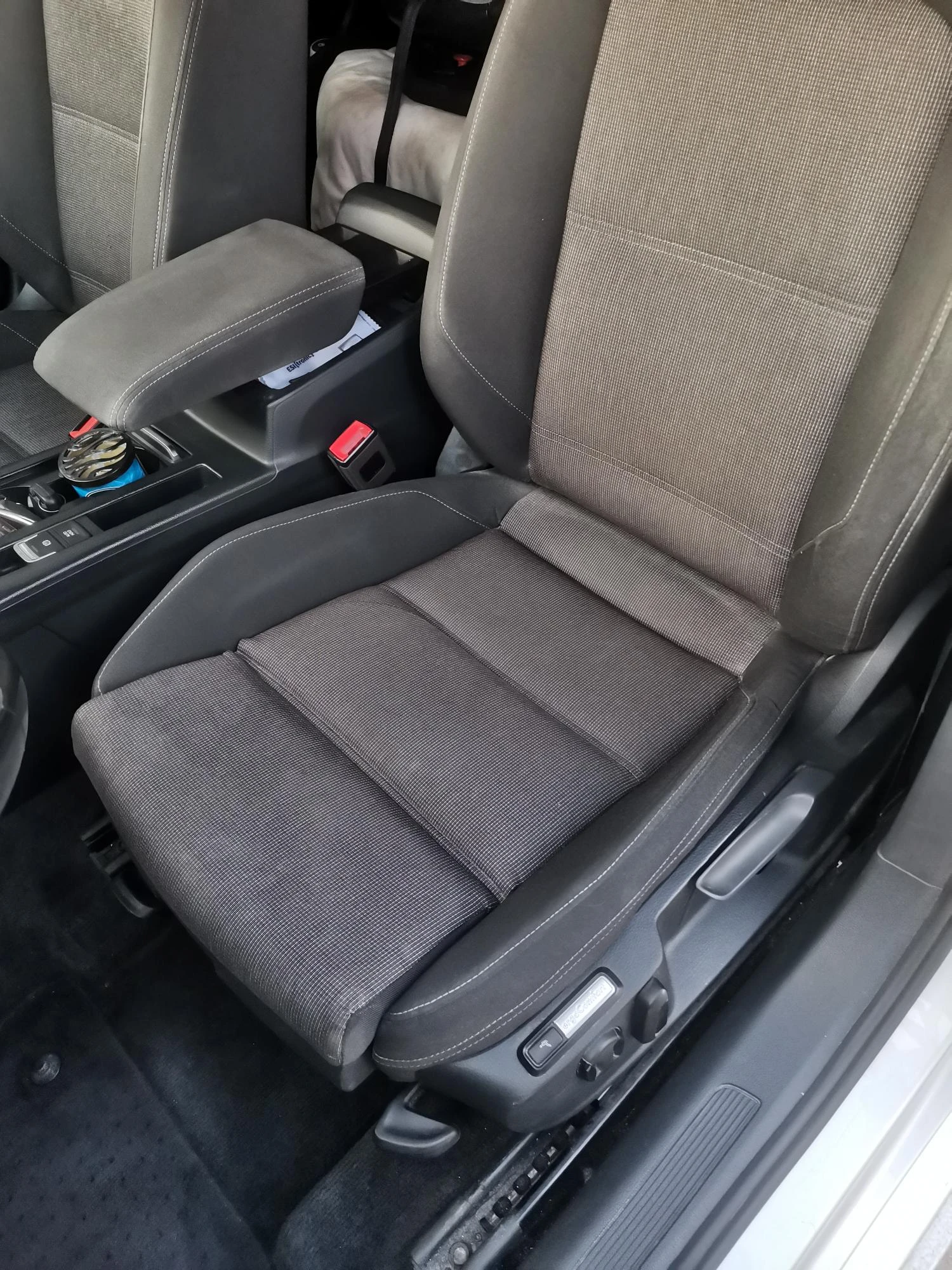 VW Passat 2.0 TDI, снимка 12 - Автомобили и джипове - 54356522