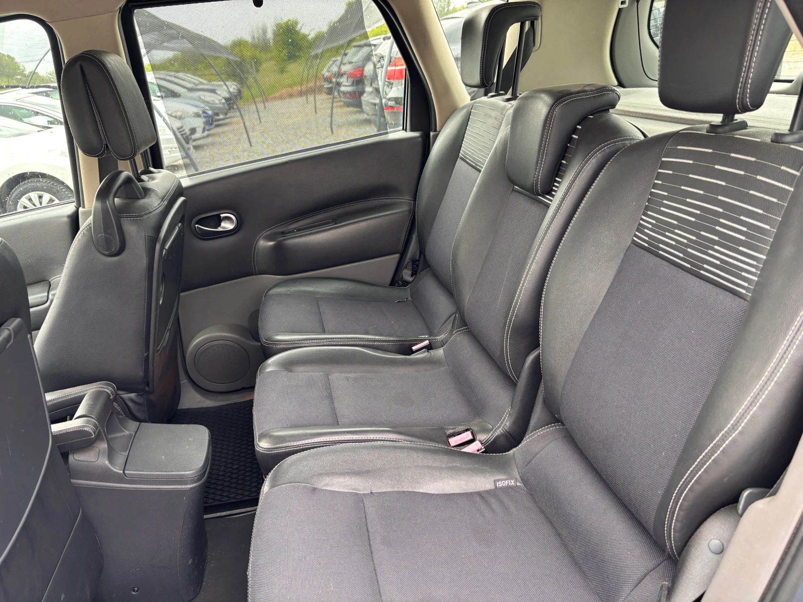 Renault Scenic 1.6i, снимка 10 - Автомобили и джипове - 54458256