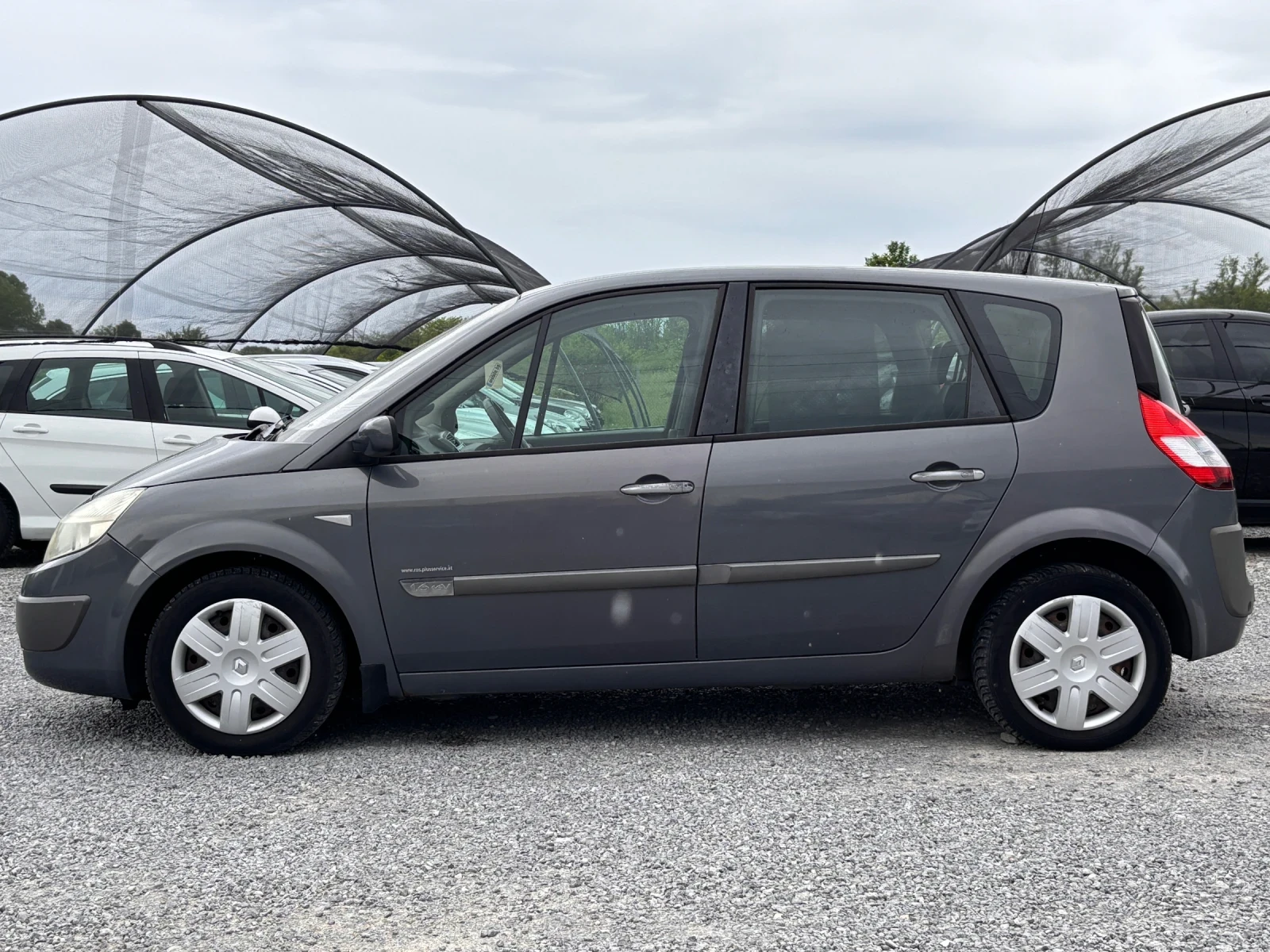 Renault Scenic 1.6i, снимка 3 - Автомобили и джипове - 54458256