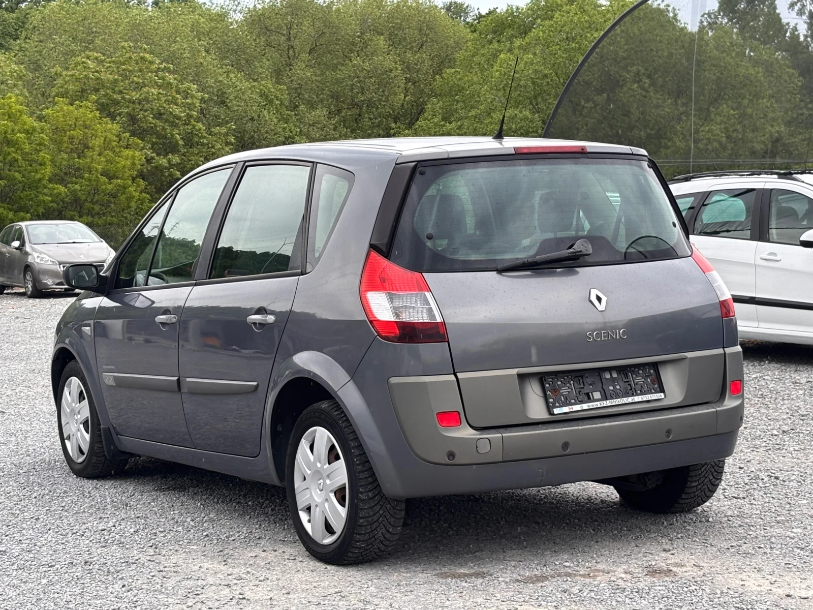Renault Scenic 1.6i, снимка 4 - Автомобили и джипове - 54458256