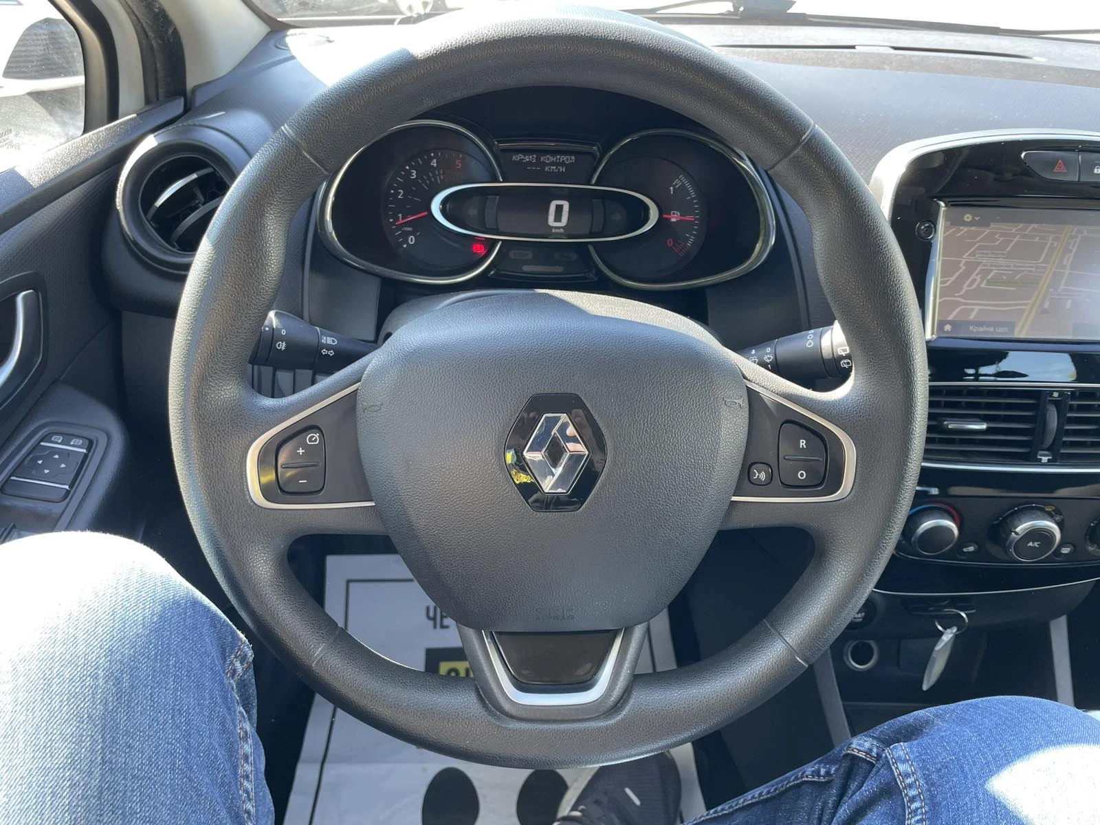 Renault Clio Grandtour 1.5 dCi, снимка 8 - Автомобили и джипове - 54601693