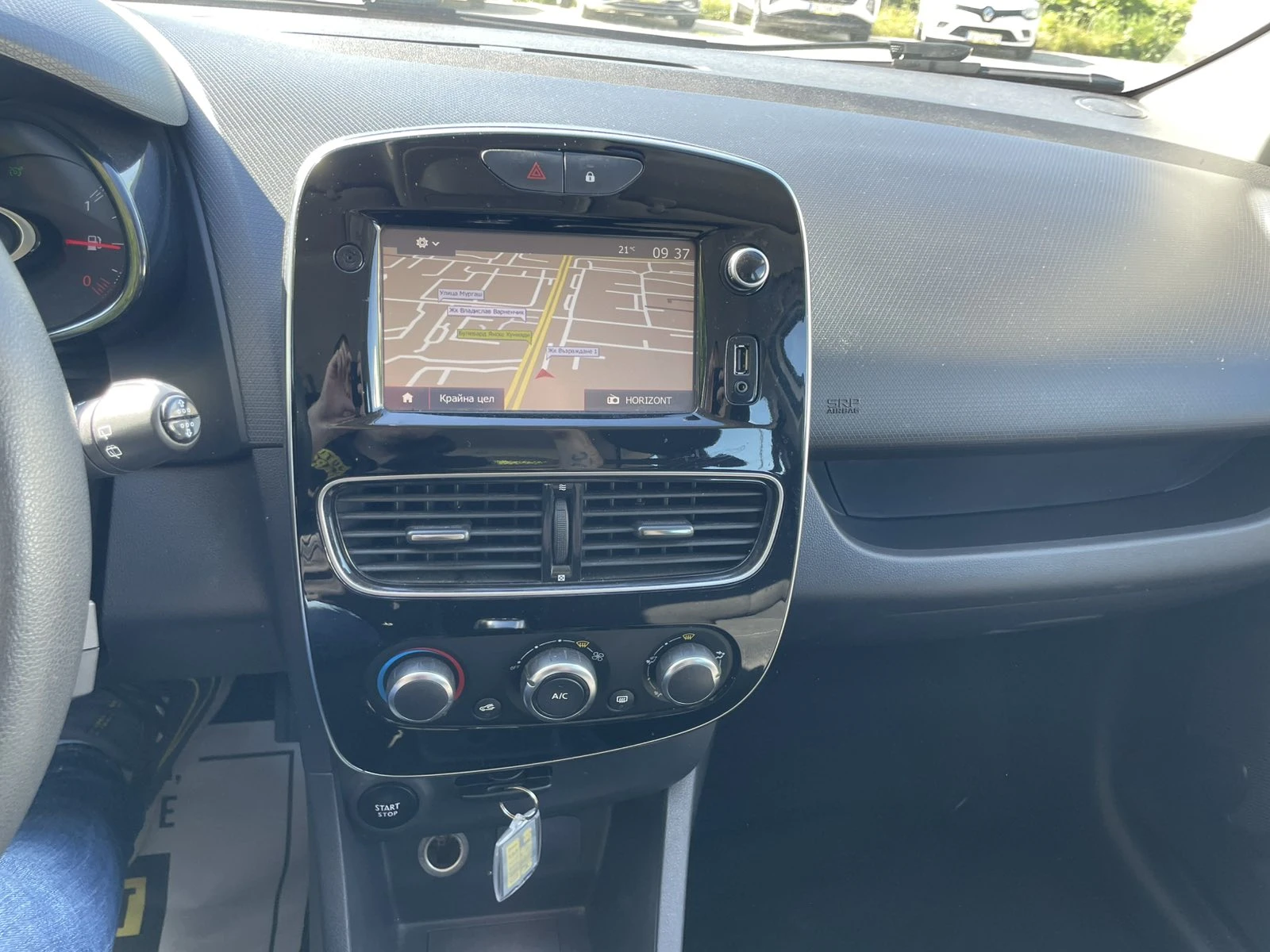 Renault Clio Grandtour 1.5 dCi, снимка 7 - Автомобили и джипове - 54601693