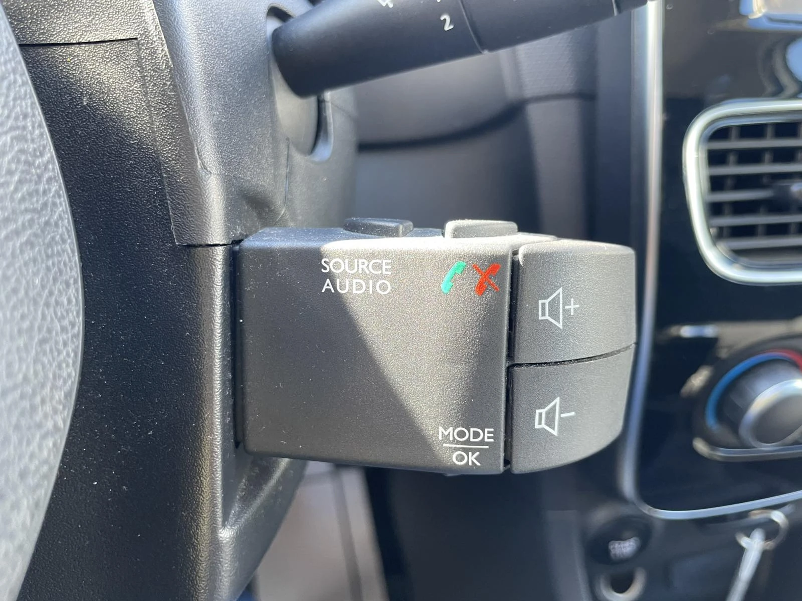 Renault Clio Grandtour 1.5 dCi, снимка 12 - Автомобили и джипове - 54601693