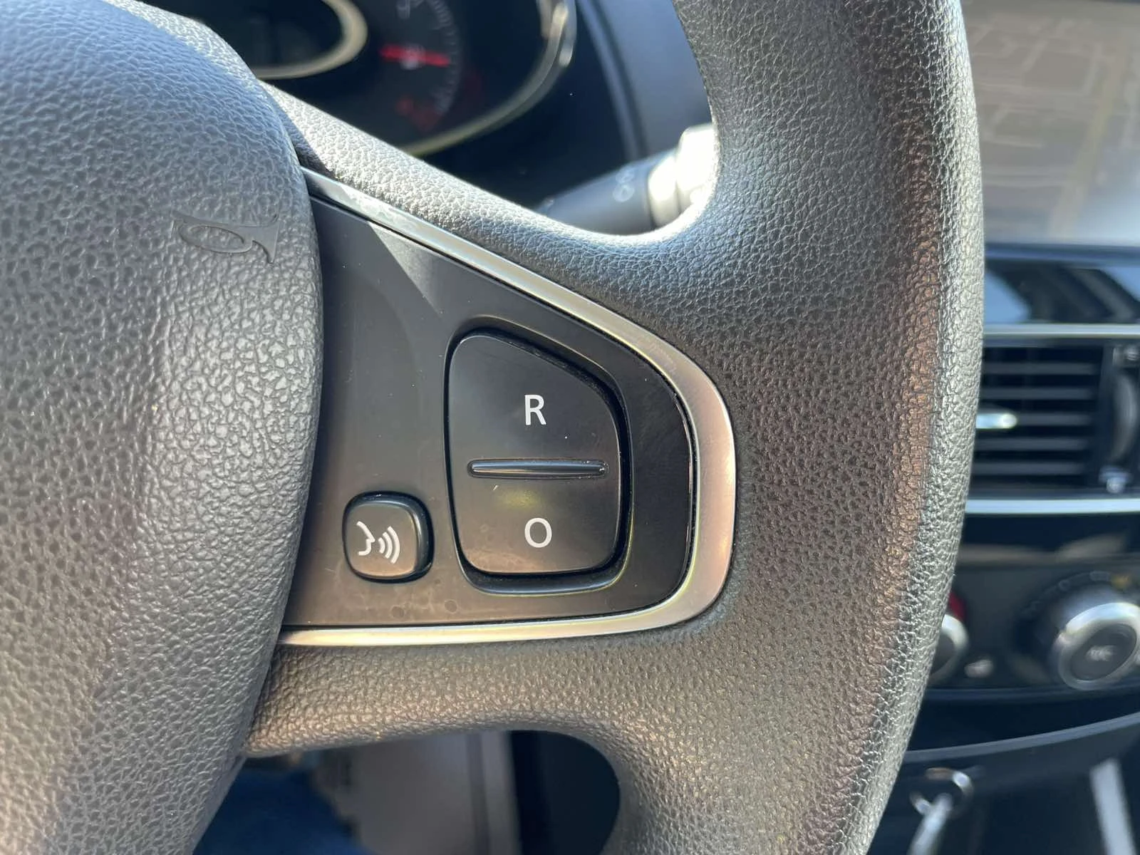 Renault Clio Grandtour 1.5 dCi, снимка 10 - Автомобили и джипове - 54601693