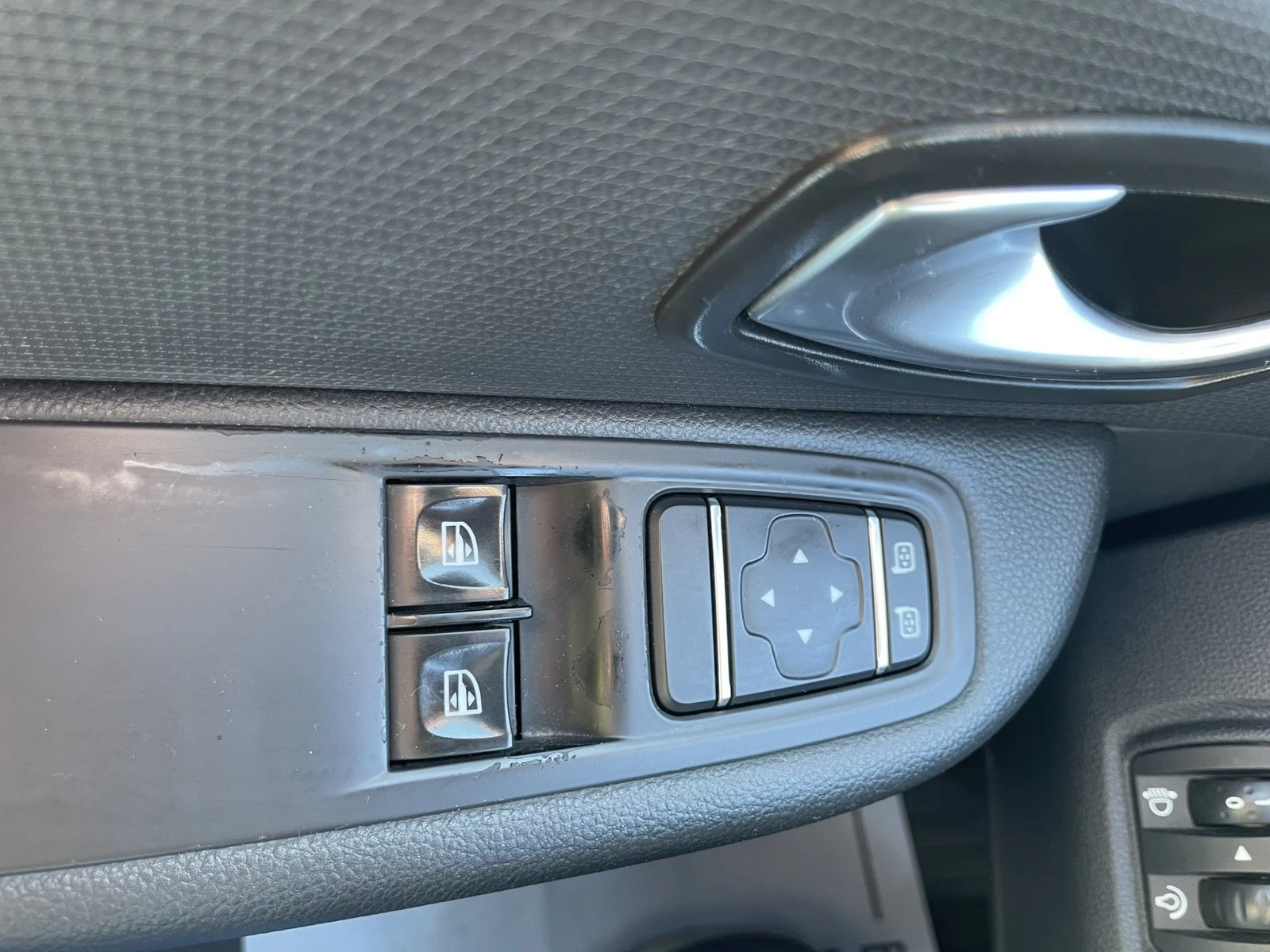 Renault Clio Grandtour 1.5 dCi, снимка 13 - Автомобили и джипове - 54601693