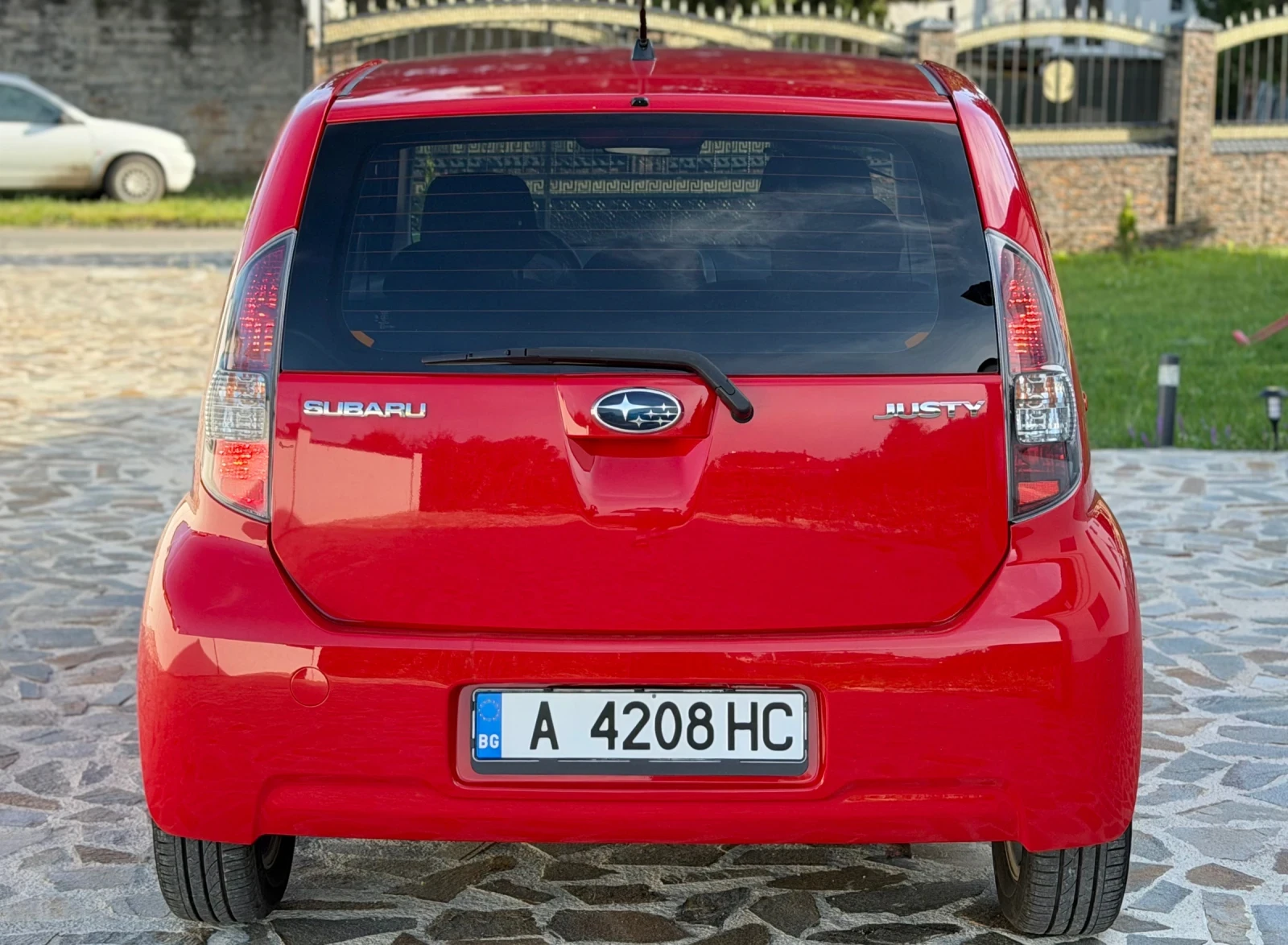 Subaru Justy 1.2i 75 к.с 2012г 185хл км!, снимка 6 - Автомобили и джипове - 54838851