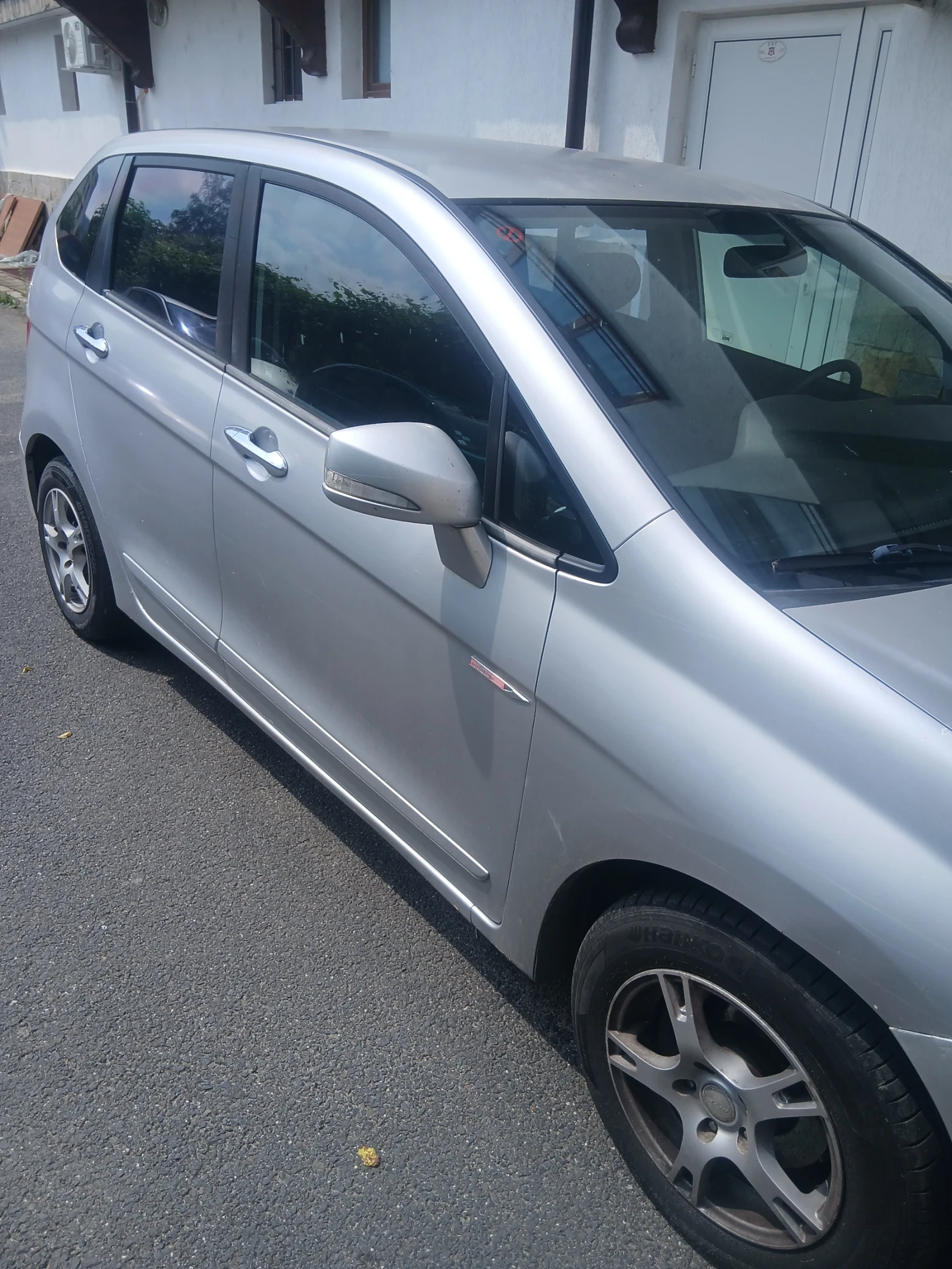 Honda Fr-v, снимка 3 - Автомобили и джипове - 54915368