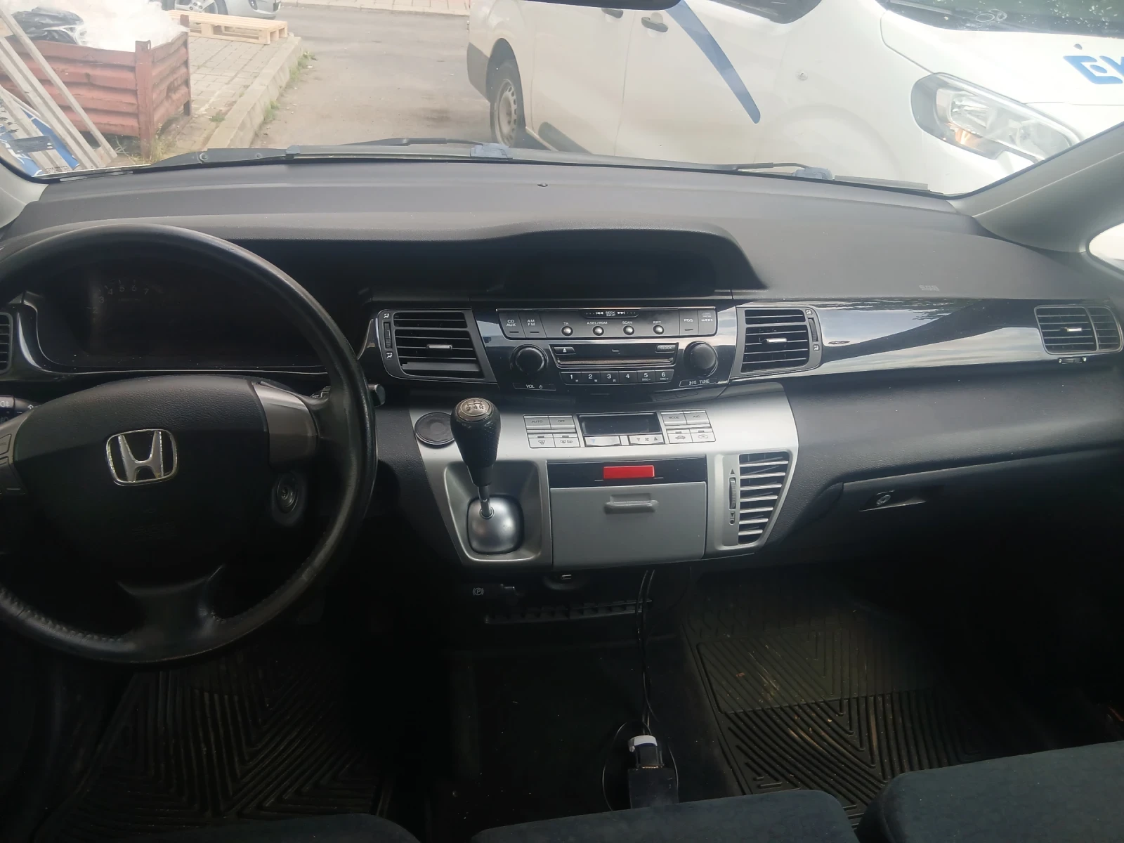 Honda Fr-v, снимка 9 - Автомобили и джипове - 54915368