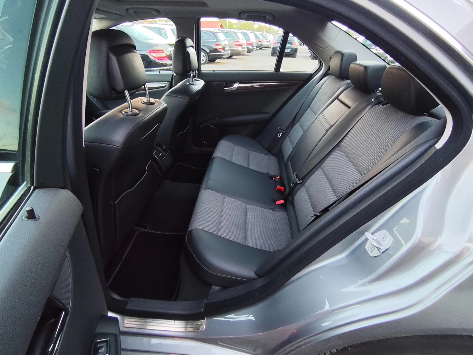 Mercedes-Benz C 200 i 184k.c. Euro 5, снимка 11 - Автомобили и джипове - 54931394