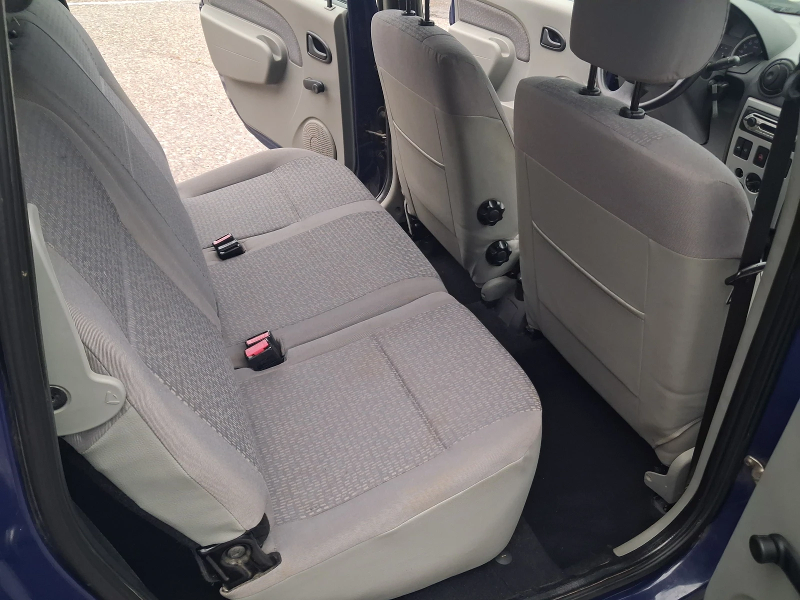 Dacia Logan 1.5dci* * 124хил.км, снимка 13 - Автомобили и джипове - 55212378