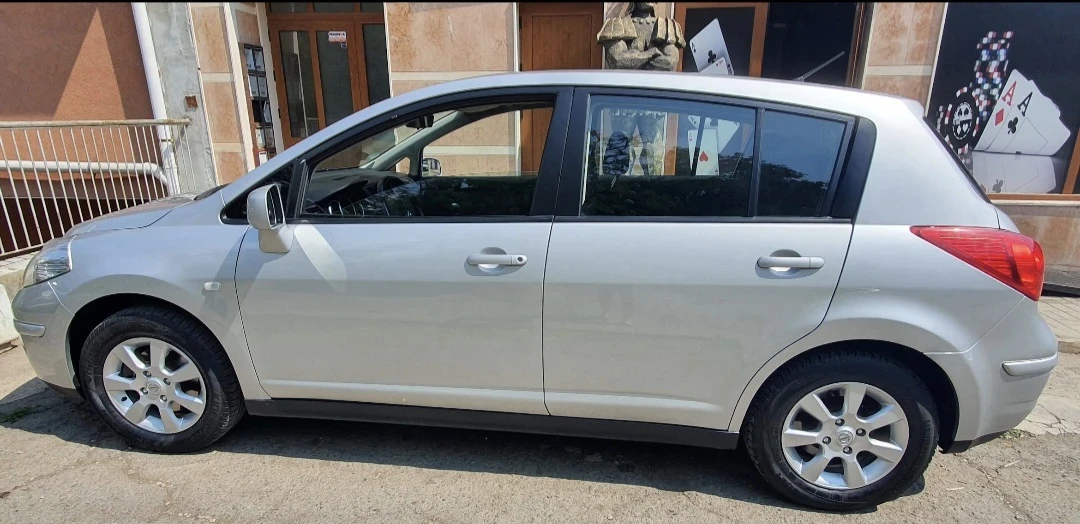 Nissan Tiida C11, снимка 4 - Автомобили и джипове - 55283743
