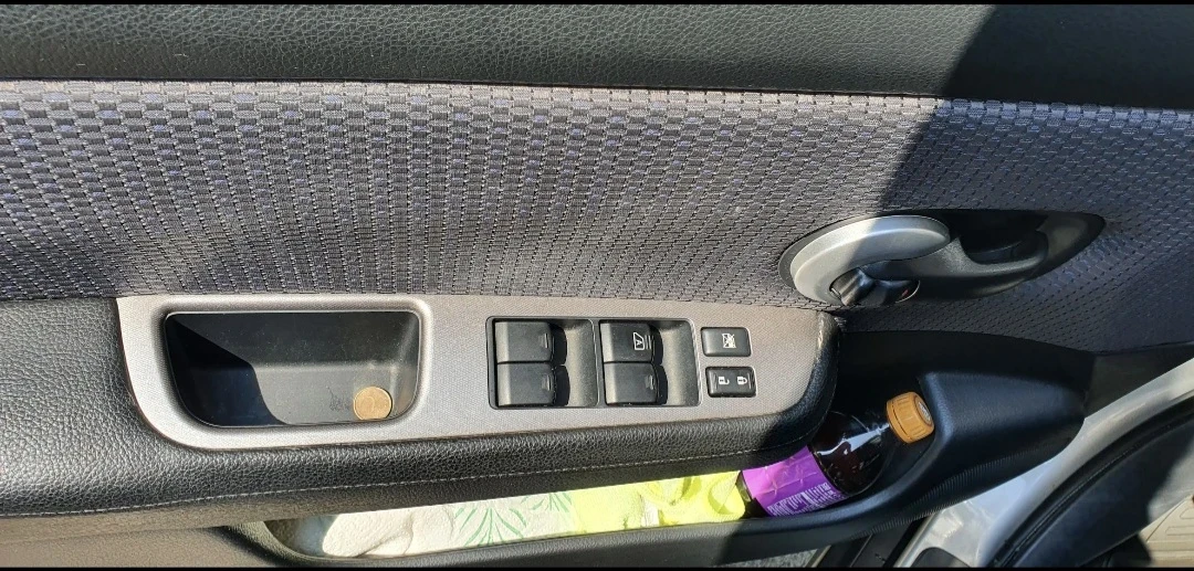 Nissan Tiida C11, снимка 9 - Автомобили и джипове - 55283743