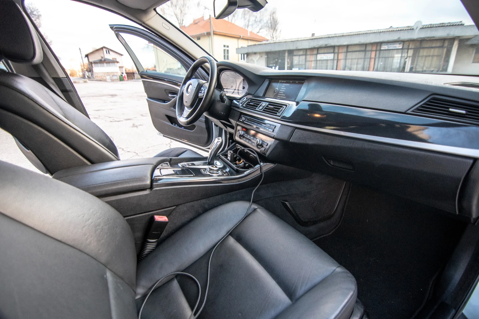 BMW 520 M-pack, снимка 11 - Автомобили и джипове - 56135839
