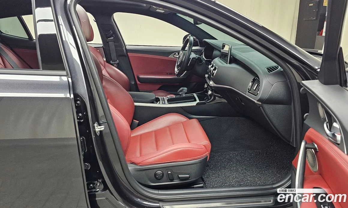 Kia Stinger 3.3 Turbo AWD GT, снимка 16 - Автомобили и джипове - 55676733