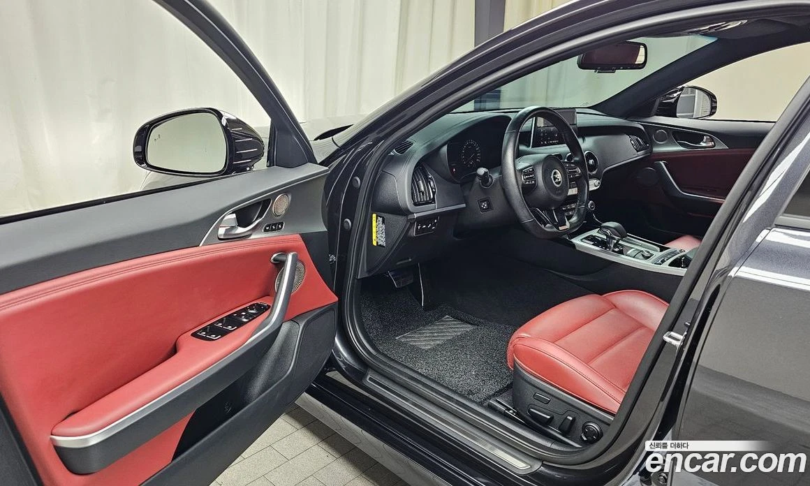 Kia Stinger 3.3 Turbo AWD GT, снимка 13 - Автомобили и джипове - 55676733