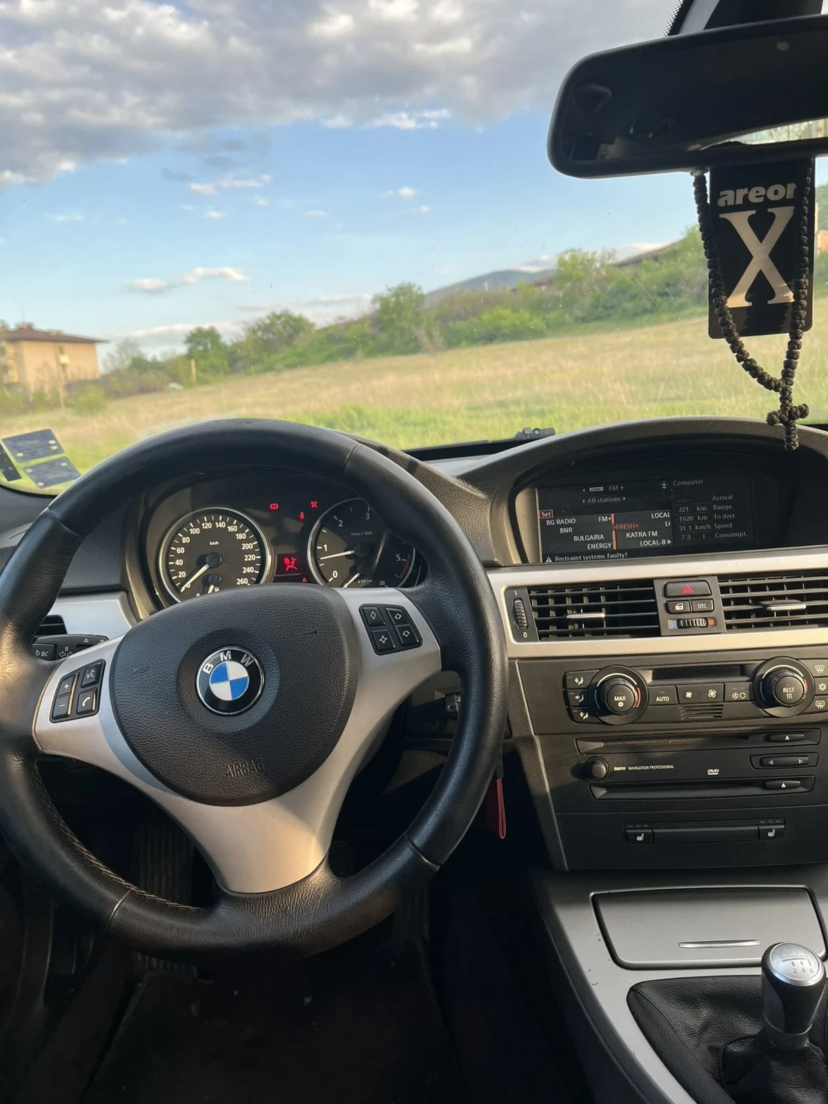 BMW 330, снимка 10 - Автомобили и джипове - 55728032