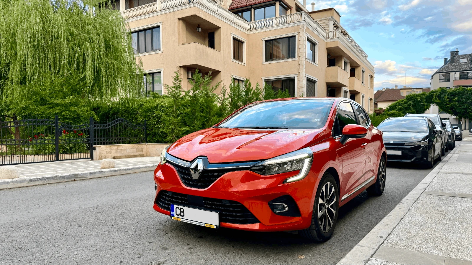 Renault Clio V, снимка 2 - Автомобили и джипове - 56155279