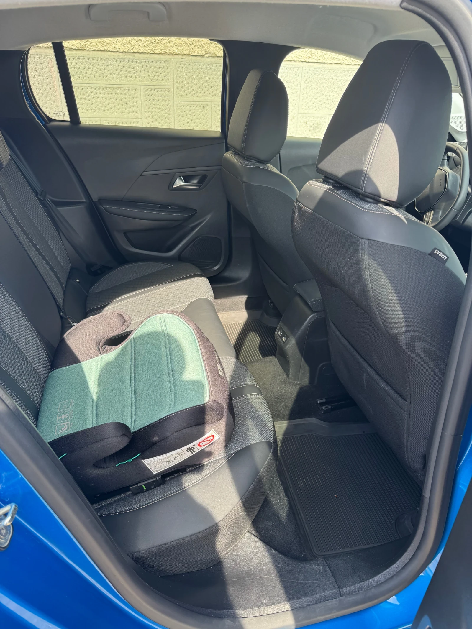 Peugeot 208 Allure, снимка 3 - Автомобили и джипове - 56434954