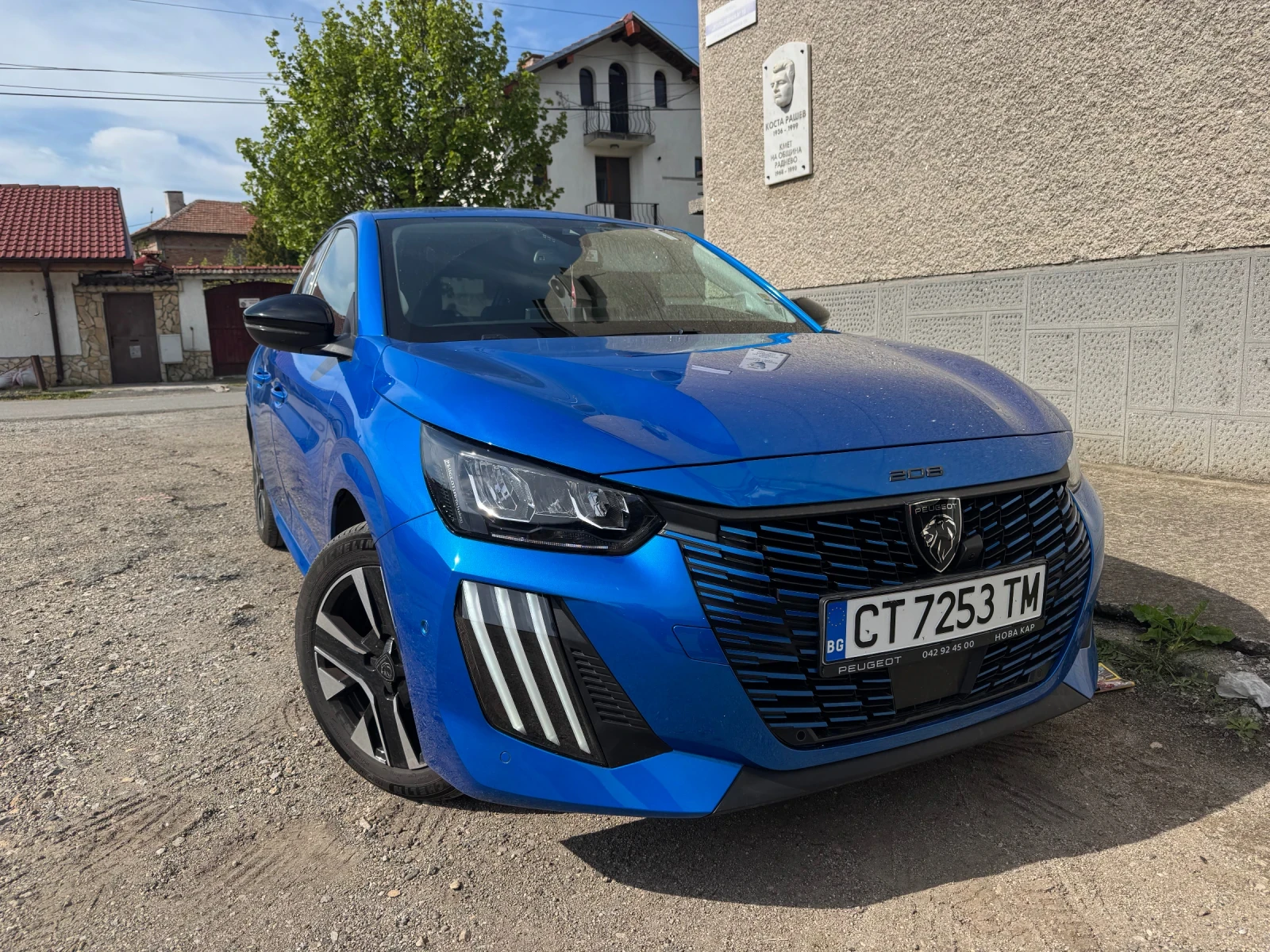 Peugeot 208 Allure, снимка 6 - Автомобили и джипове - 56434954