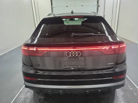 Audi Q8 Progressiv * Keyless * CARFAX * АВТО КРЕДИТ * , снимка 5