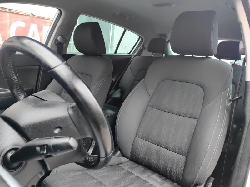 Kia Sportage 1.6i-132к.с Cool 2WD , снимка 8 - Автомобили и джипове - 52650624