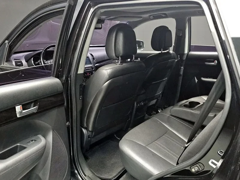 Kia Sorento 2.0 2WD, снимка 11 - Автомобили и джипове - 54264123